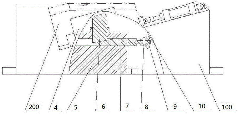 Special clamp for pneumatic type tire mold slideway