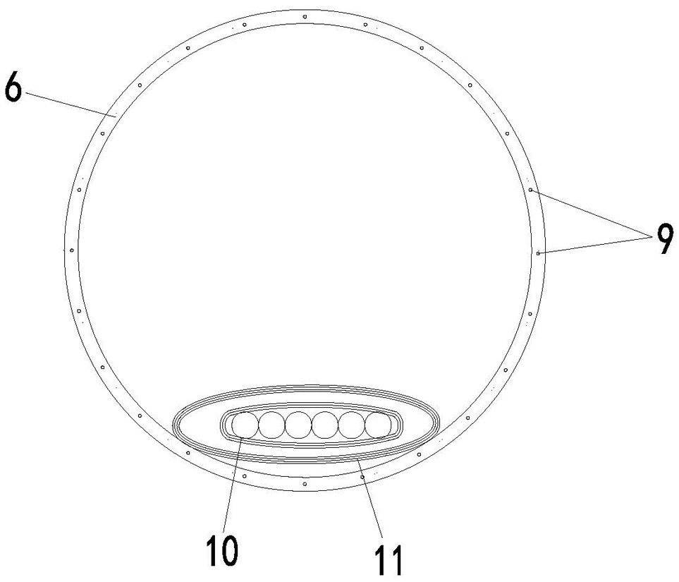 Device and construction method for preventing pipeline from being damaged due to solidification and expansion of medium