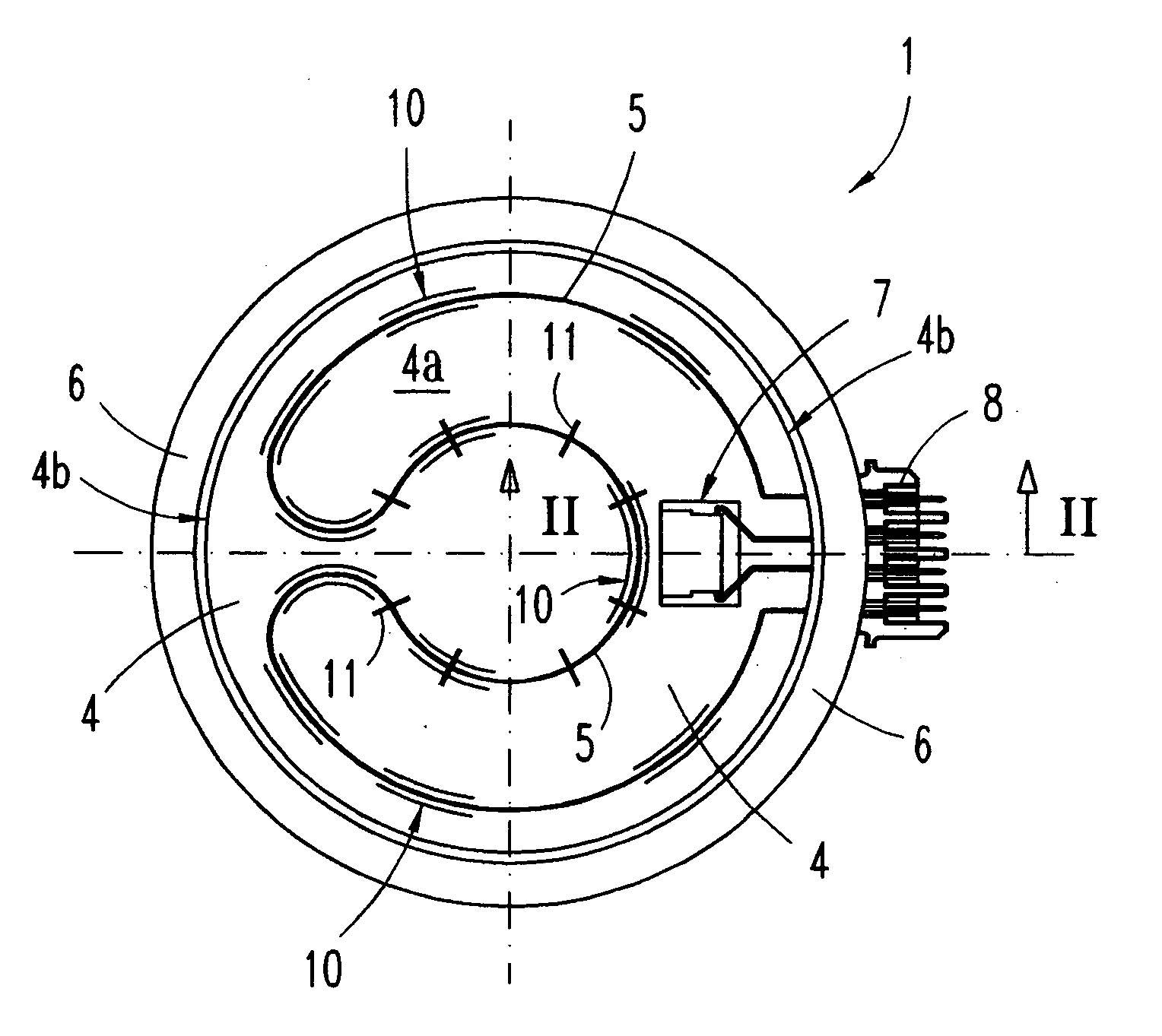 Radiant heater for a cooker, with a moulded insulating base