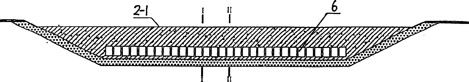 Water-snail eradication method and tank for culvert and sluice and channel water delivery engineering