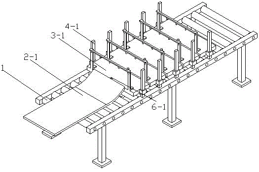 Induction heating method and device with self-adaptive distance adjusting function