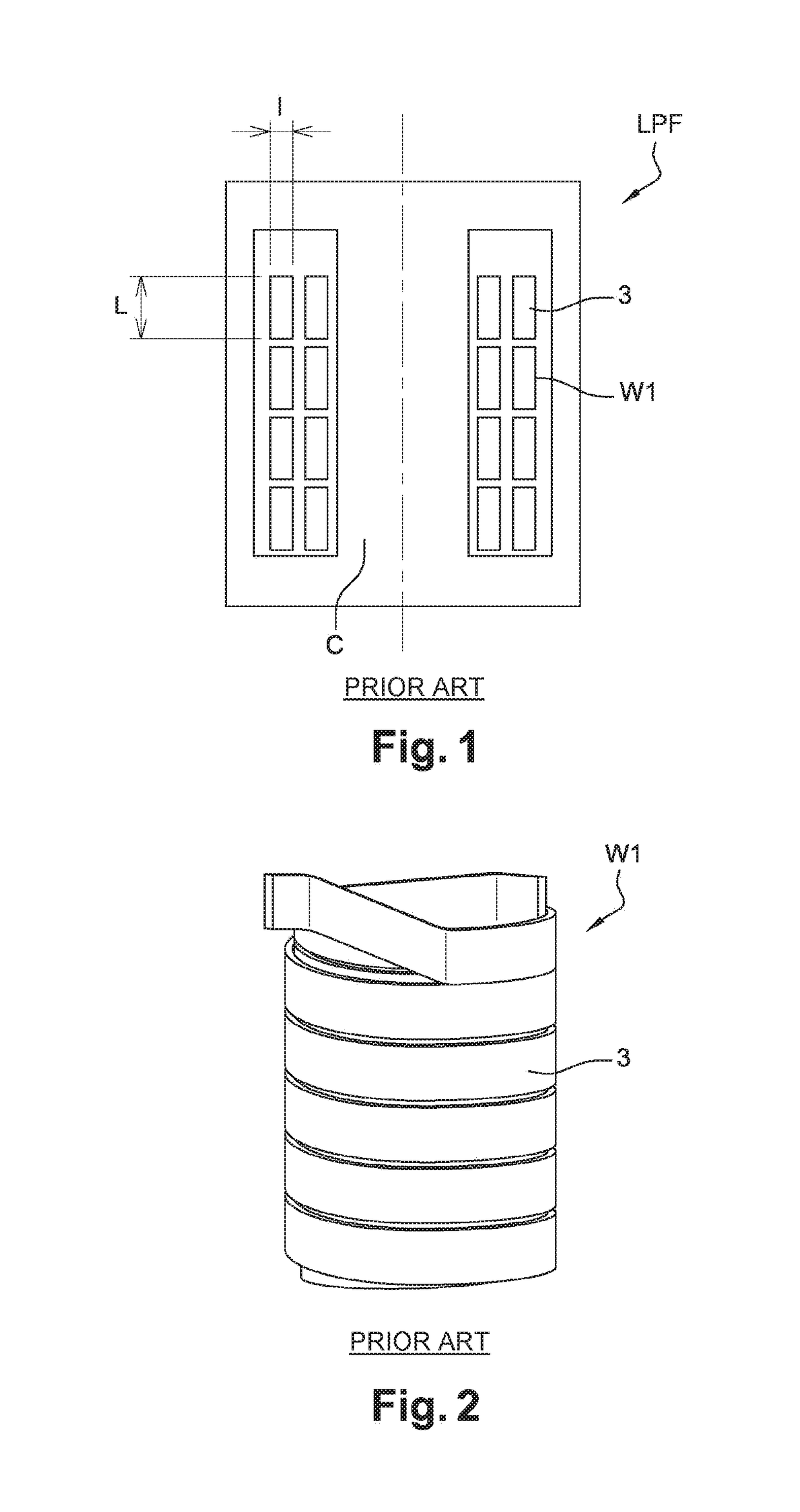 Starter voltage step-up device and combination of starter and of the voltage step-up device