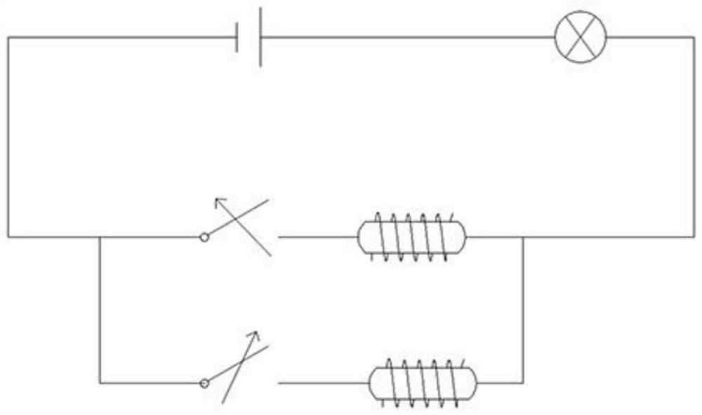 A pool water outlet device for automatically cleaning residues