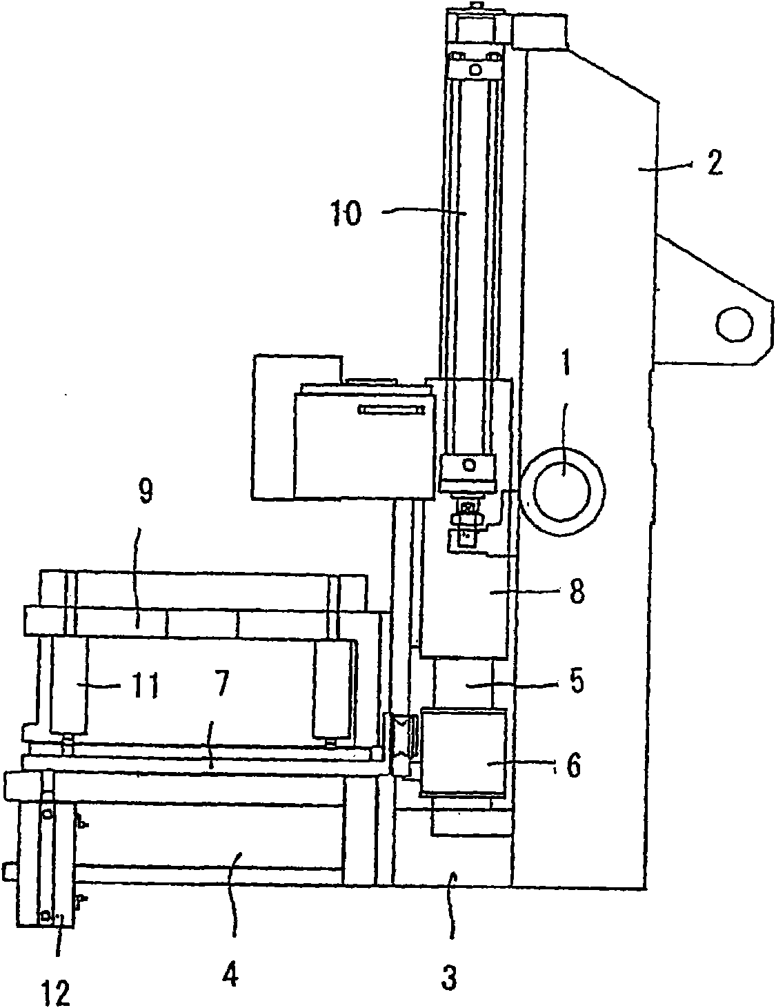 Molding machine and molding method