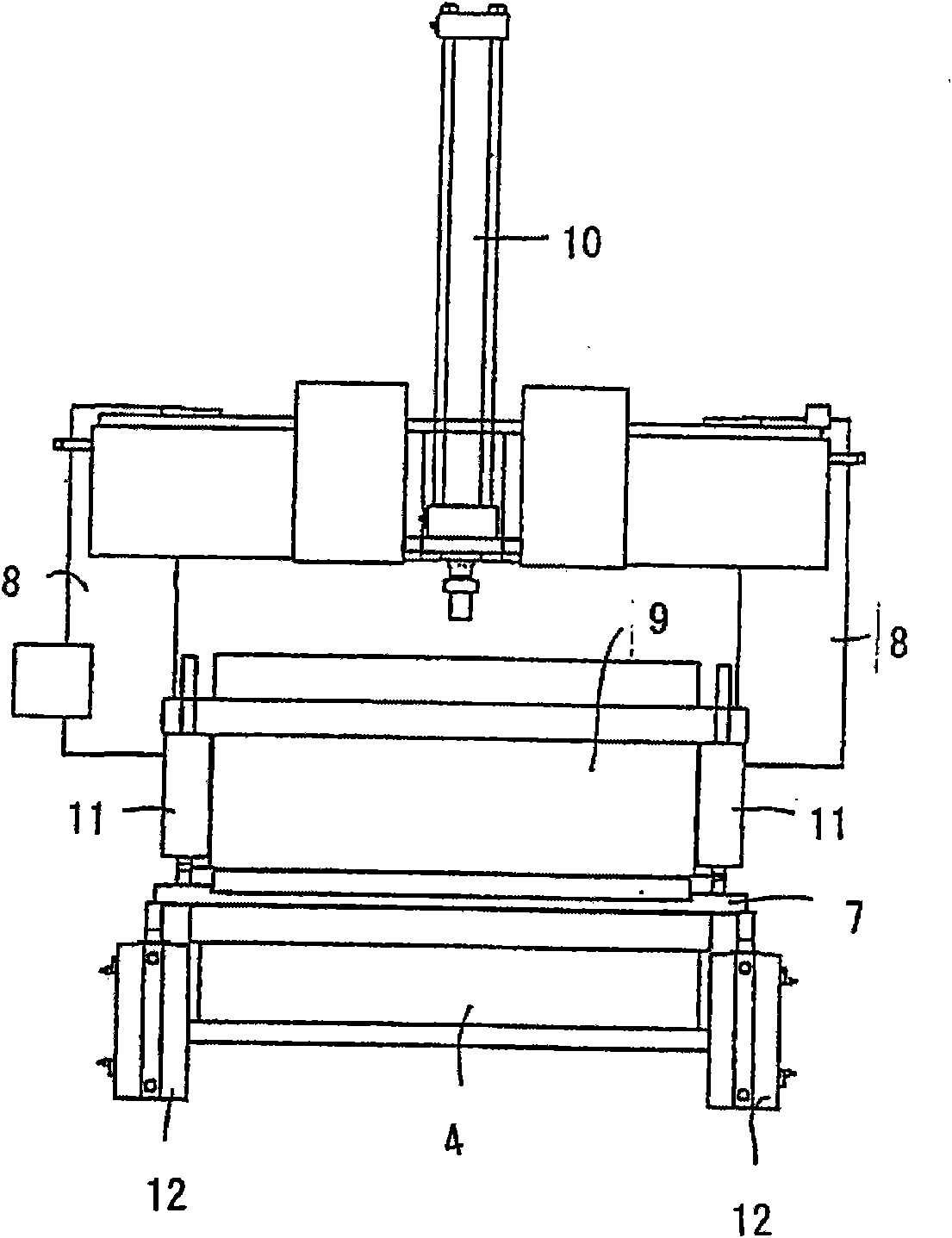 Molding machine and molding method