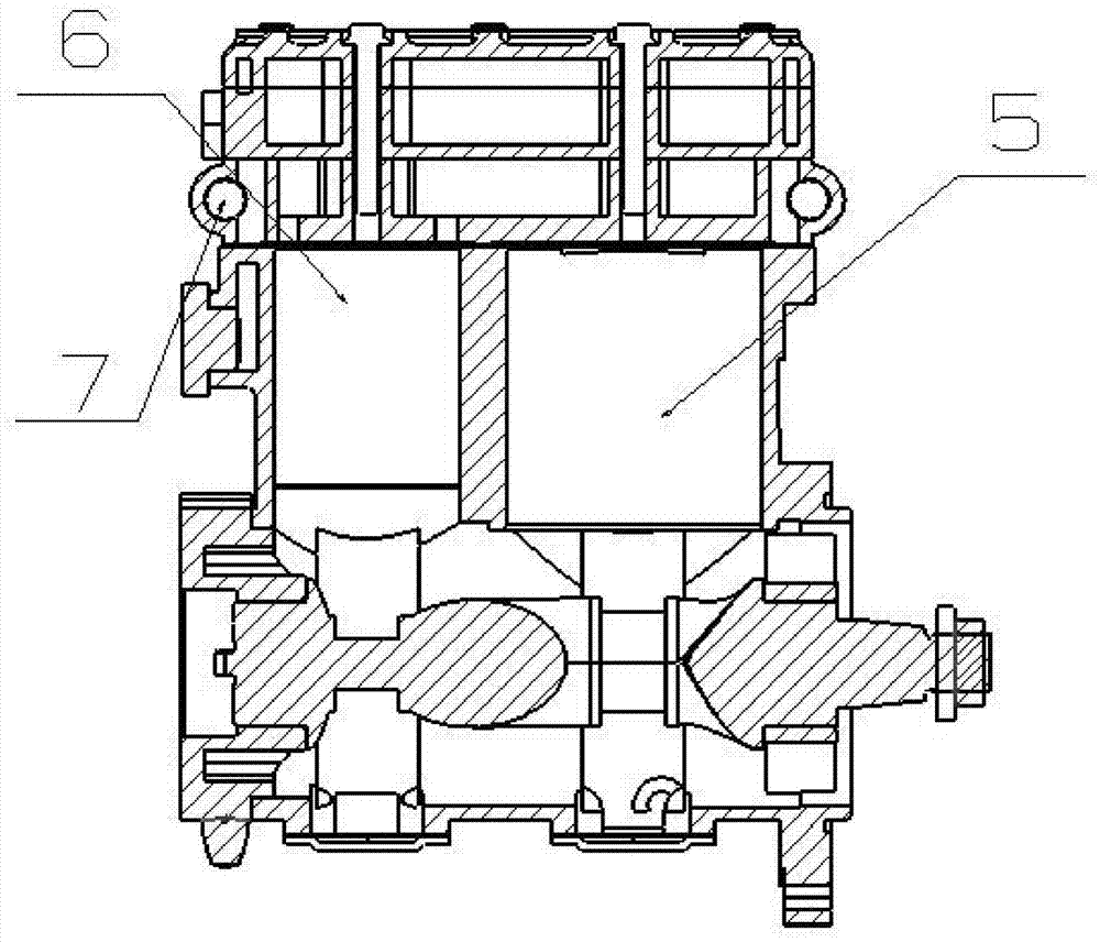 Two-stage supercharging vehicle-mounted air compressor