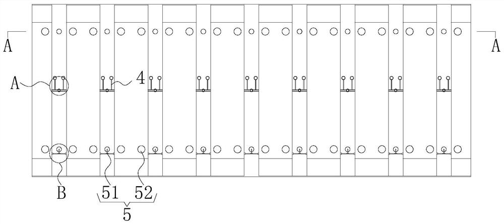 Self-adaptive pavement deceleration strip