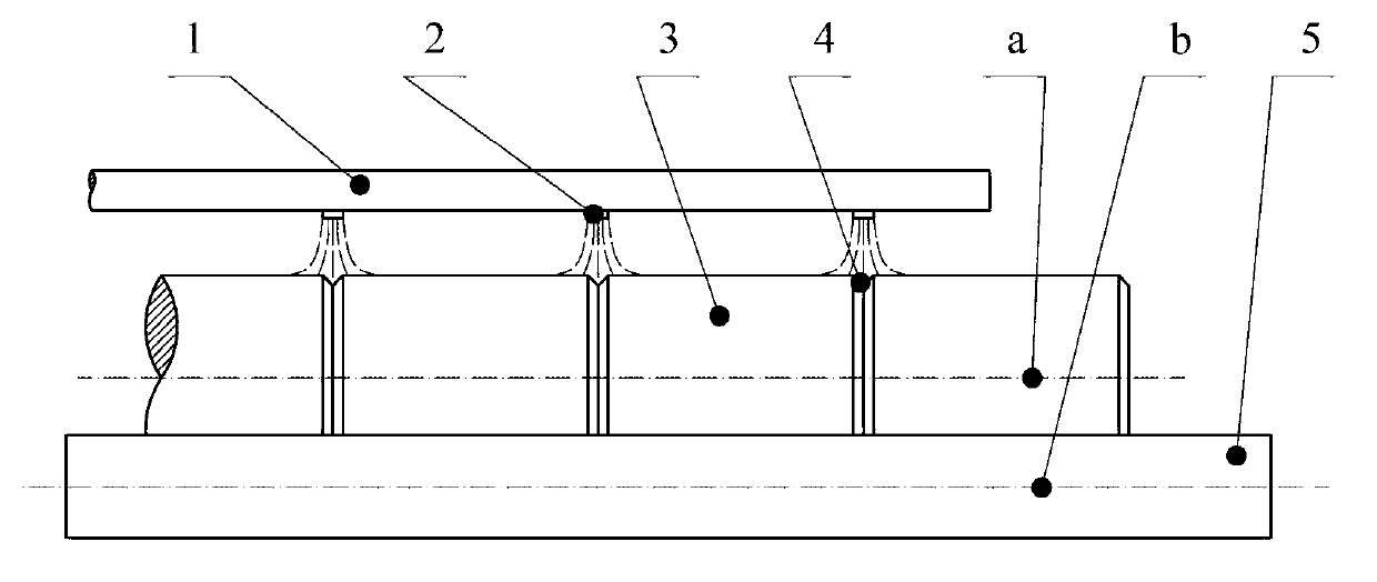 Notched-bar microstructure-crack initiation method used for chipless fine blanking