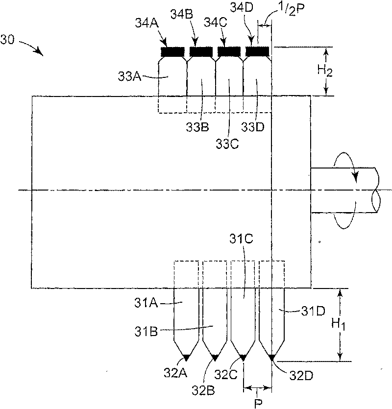 Cutting tool assembly including diamond cutting tips at half-pitch position for forming connection structure