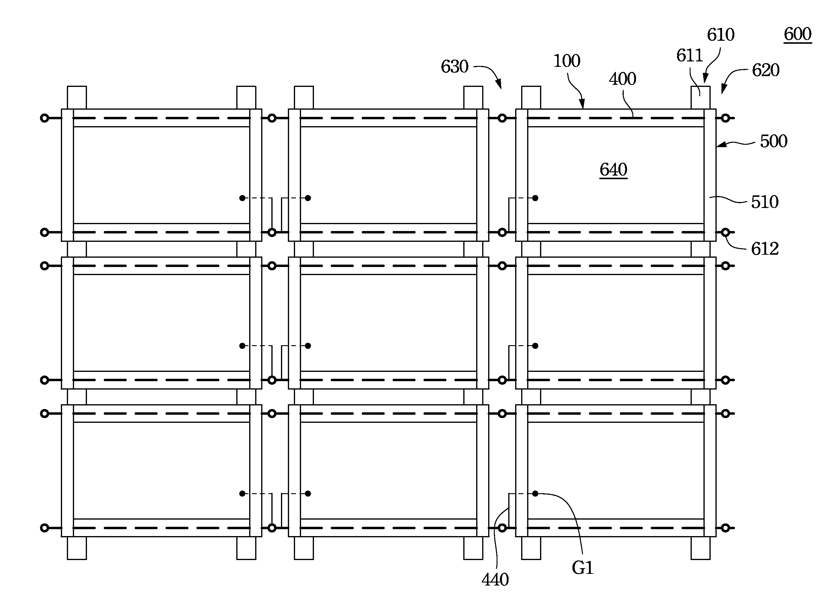 Photovoltaic array system, photovoltaic device thereof, and frame element of photovoltaic device thereof