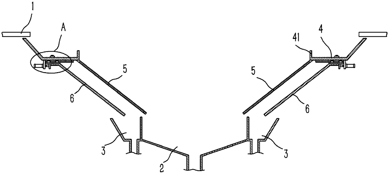 Filtering device for paper pulp water filtering