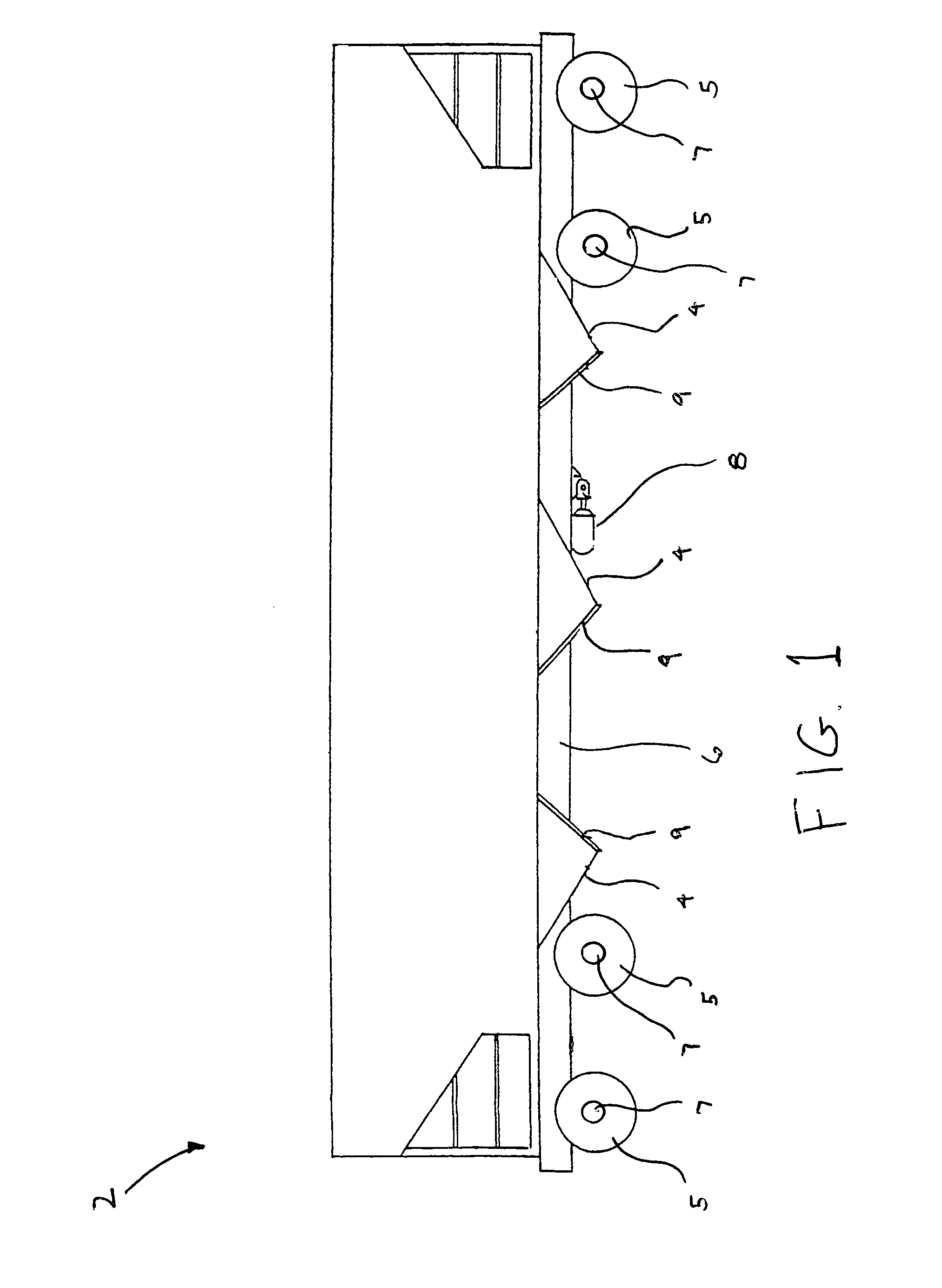 Railroad hopper car transverse door actuating mechanism