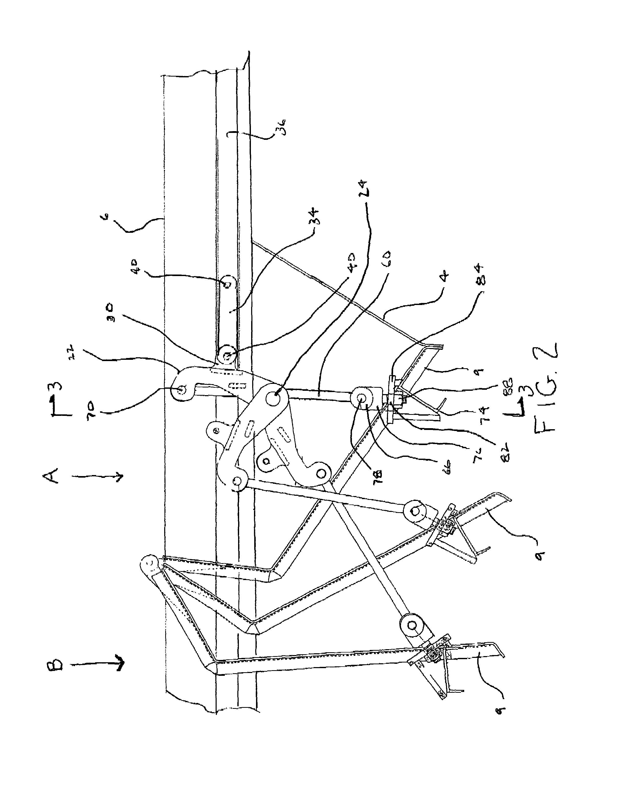 Railroad hopper car transverse door actuating mechanism