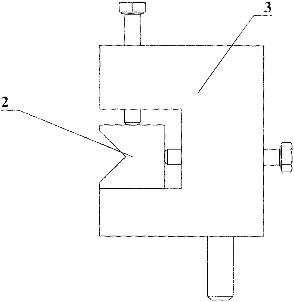 Clamp for vibration testing of square plate simply supported on four sides