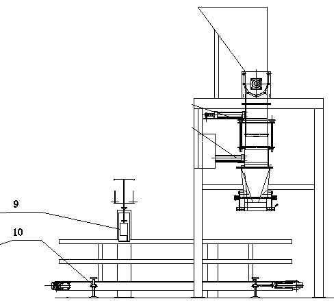 Volumetric type automatic quantitative packing machine and capacity regulating device thereof