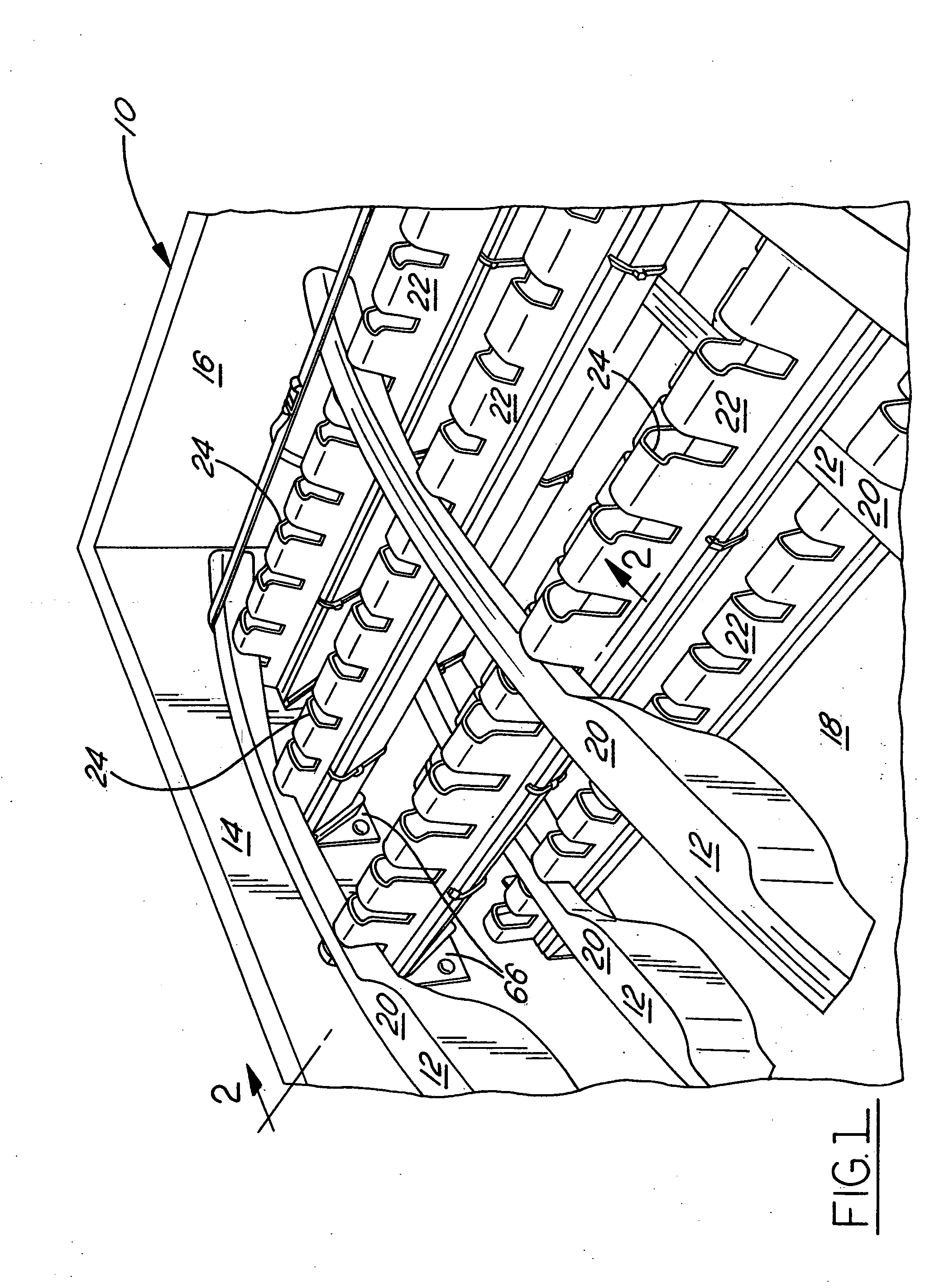 Shipping container and dunnage therefor