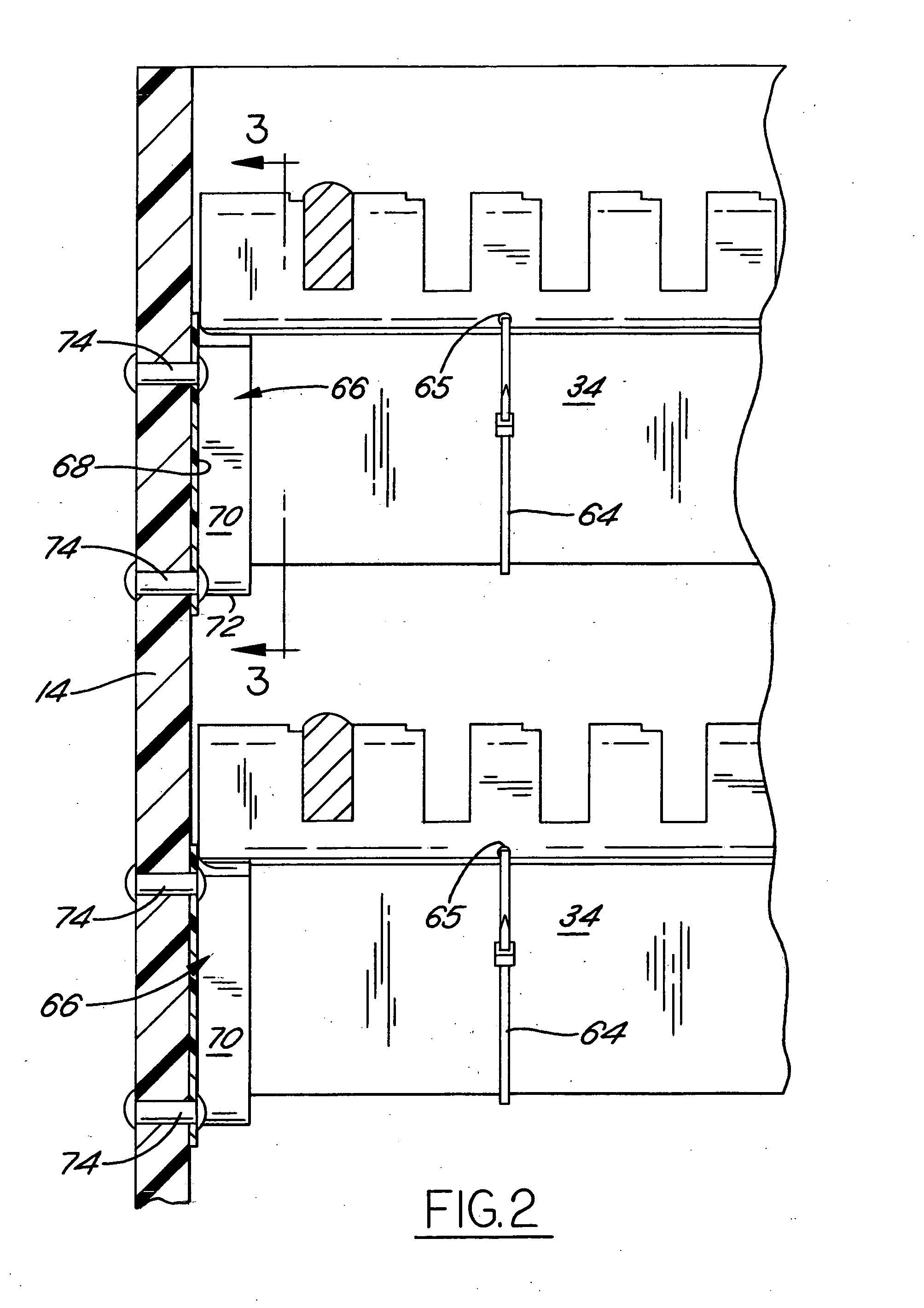 Shipping container and dunnage therefor