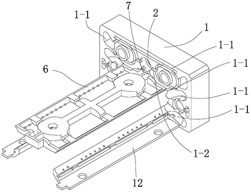 Multi-oil storage linear guide pair