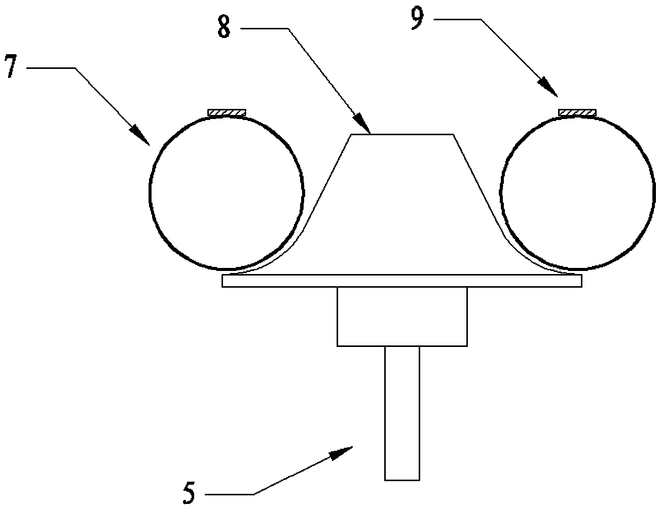 Device for peeling red skins of peanut kernels