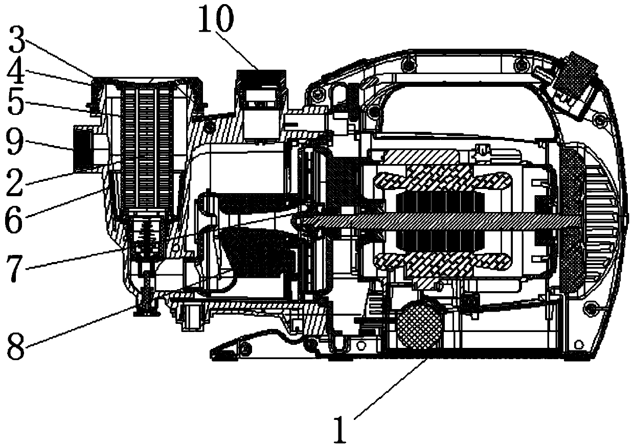 A self-priming water pump with filter device