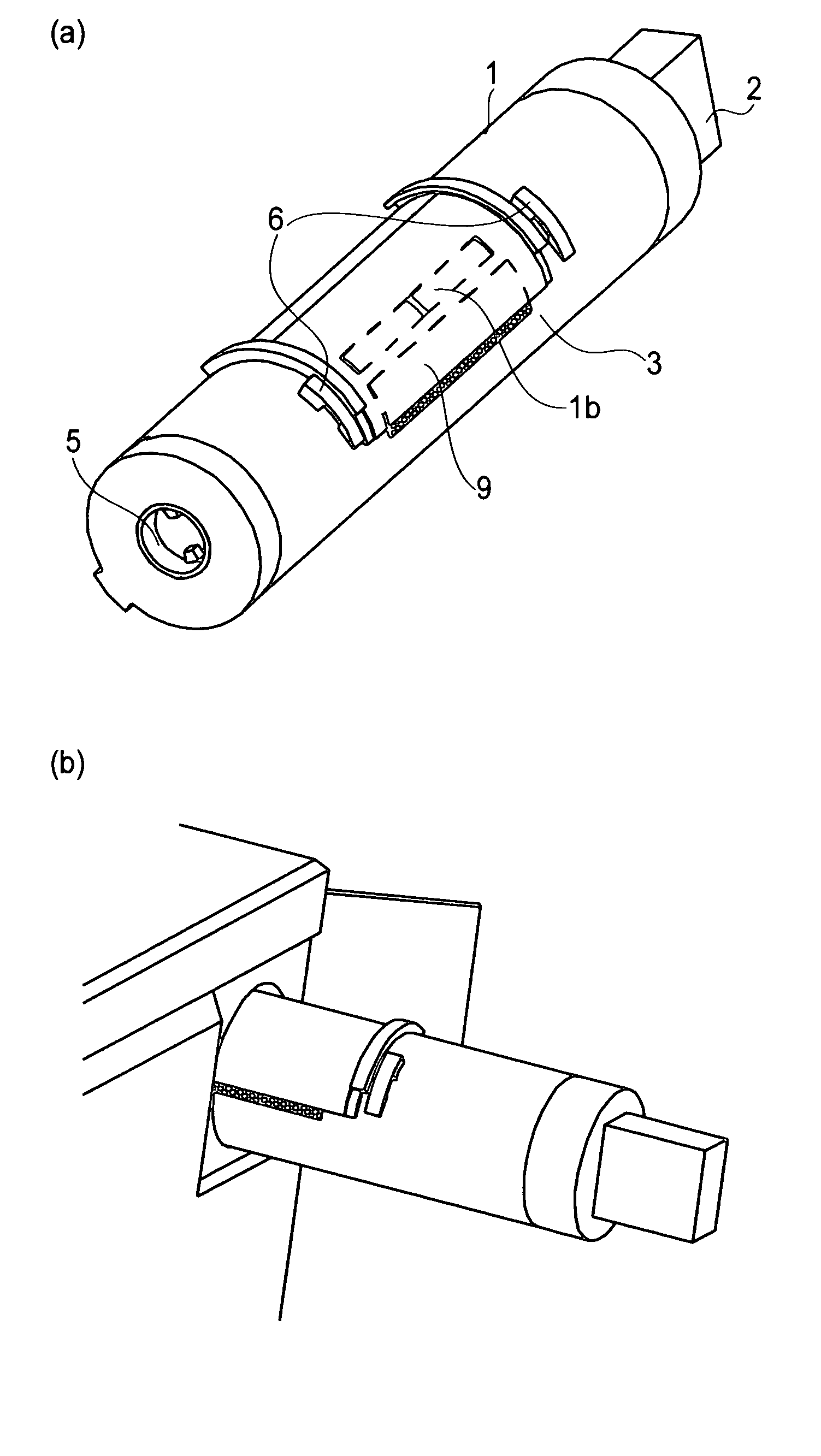 Developer supply container having a shutter cleaning feature