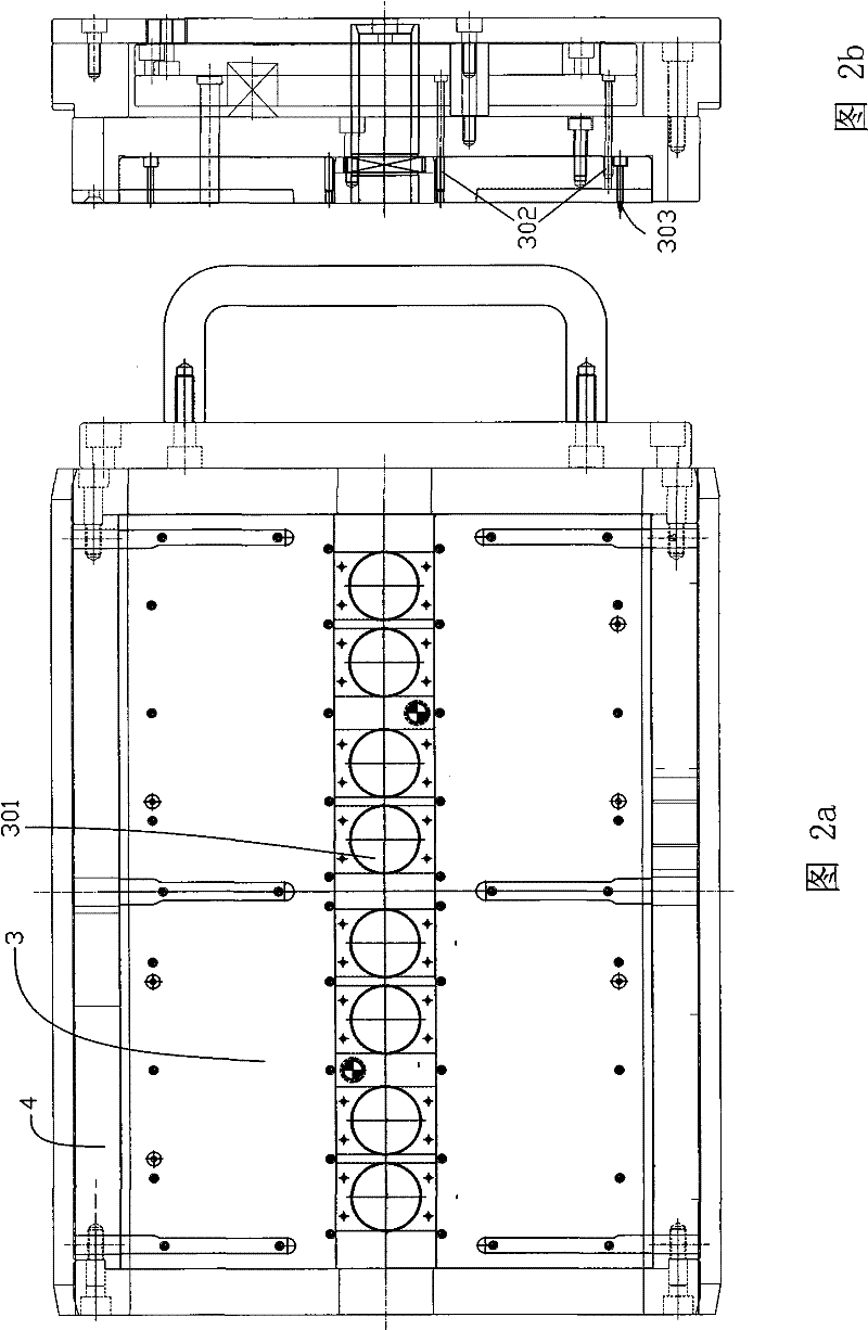 Packaging die and packaging method thereof