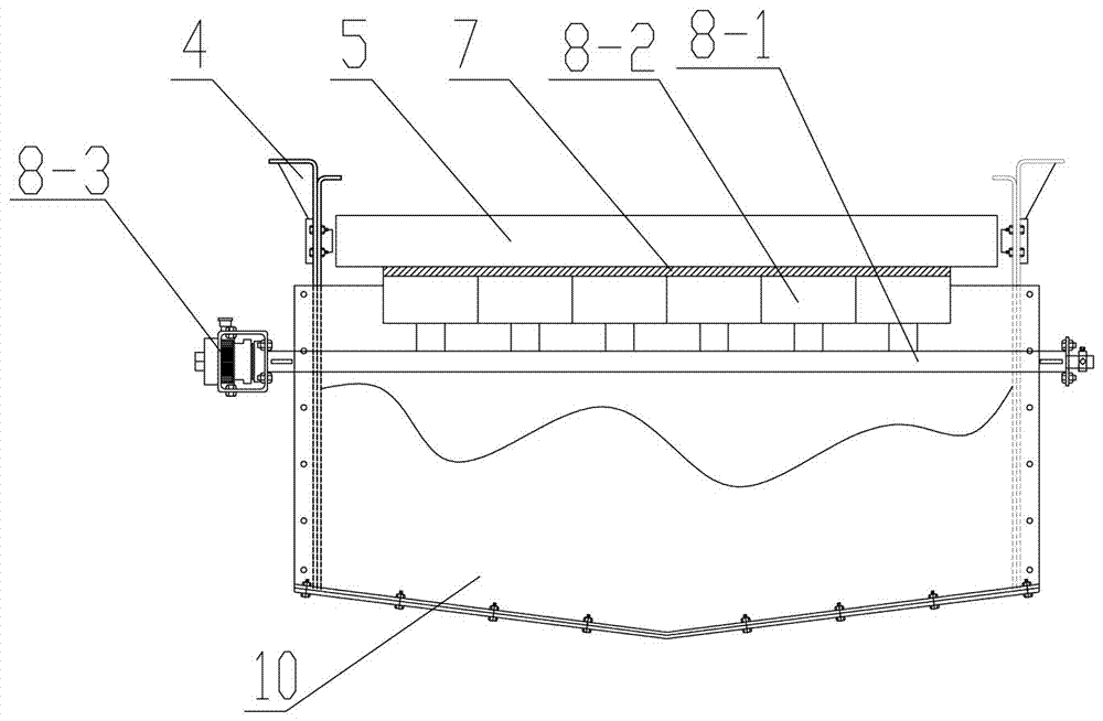 Conveying belt cleaning device for belt conveyer