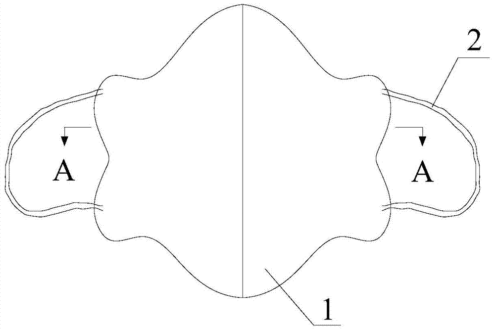 Humidifying piece and humidifying mask with same