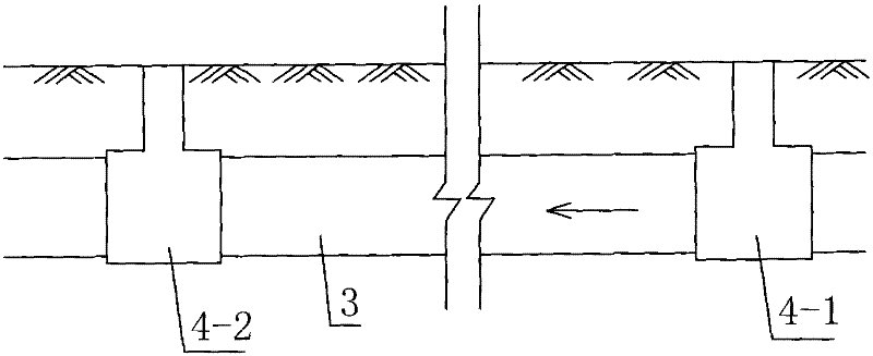 Internal liner of drainage pipe or dirt discharge pipe for operation with water and construction method thereof for operation with water