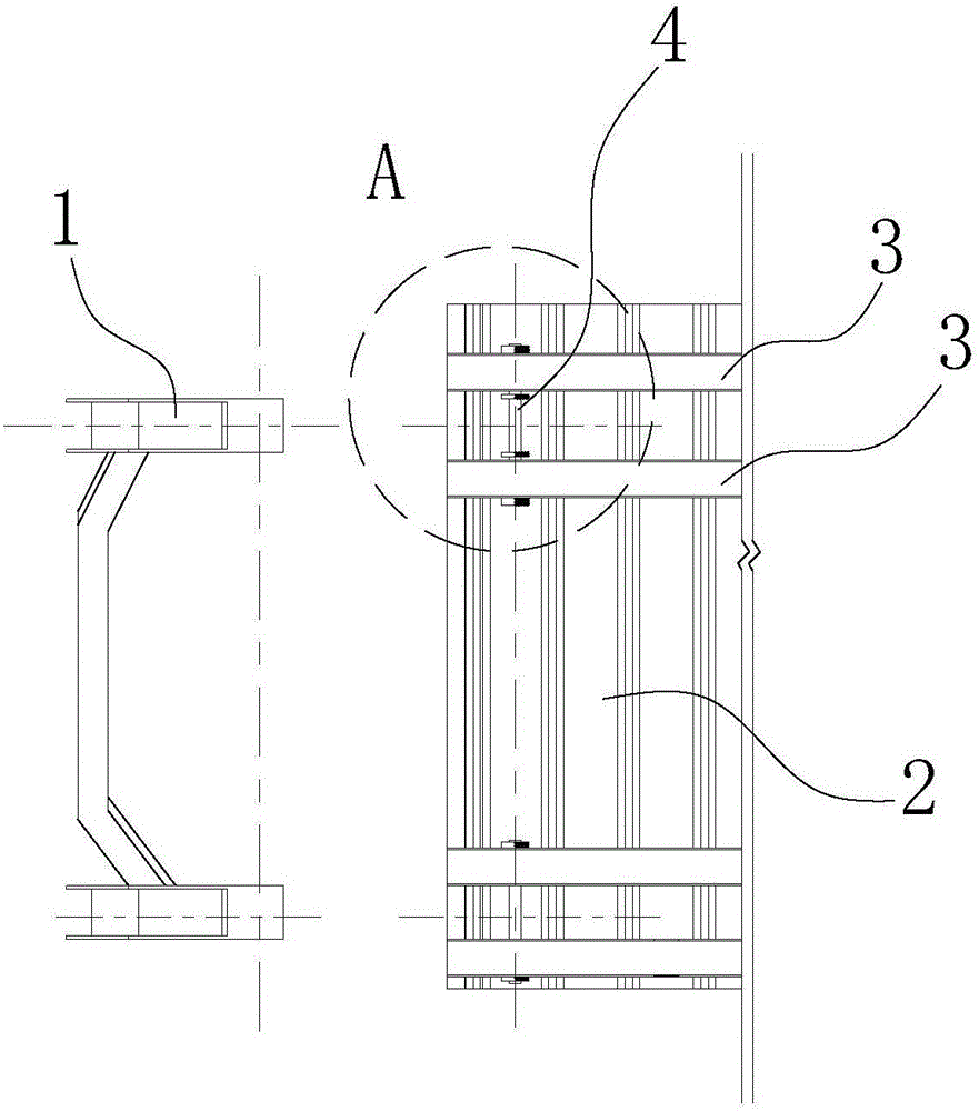 Installation and vertical gap-adjusting method for crank arm beams of self-lifting outrigger rollover system of bridge pier stud