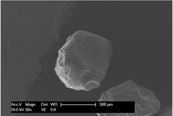 Reductive spherical cellulose adsorbent containing sulfinyl and preparation method thereof