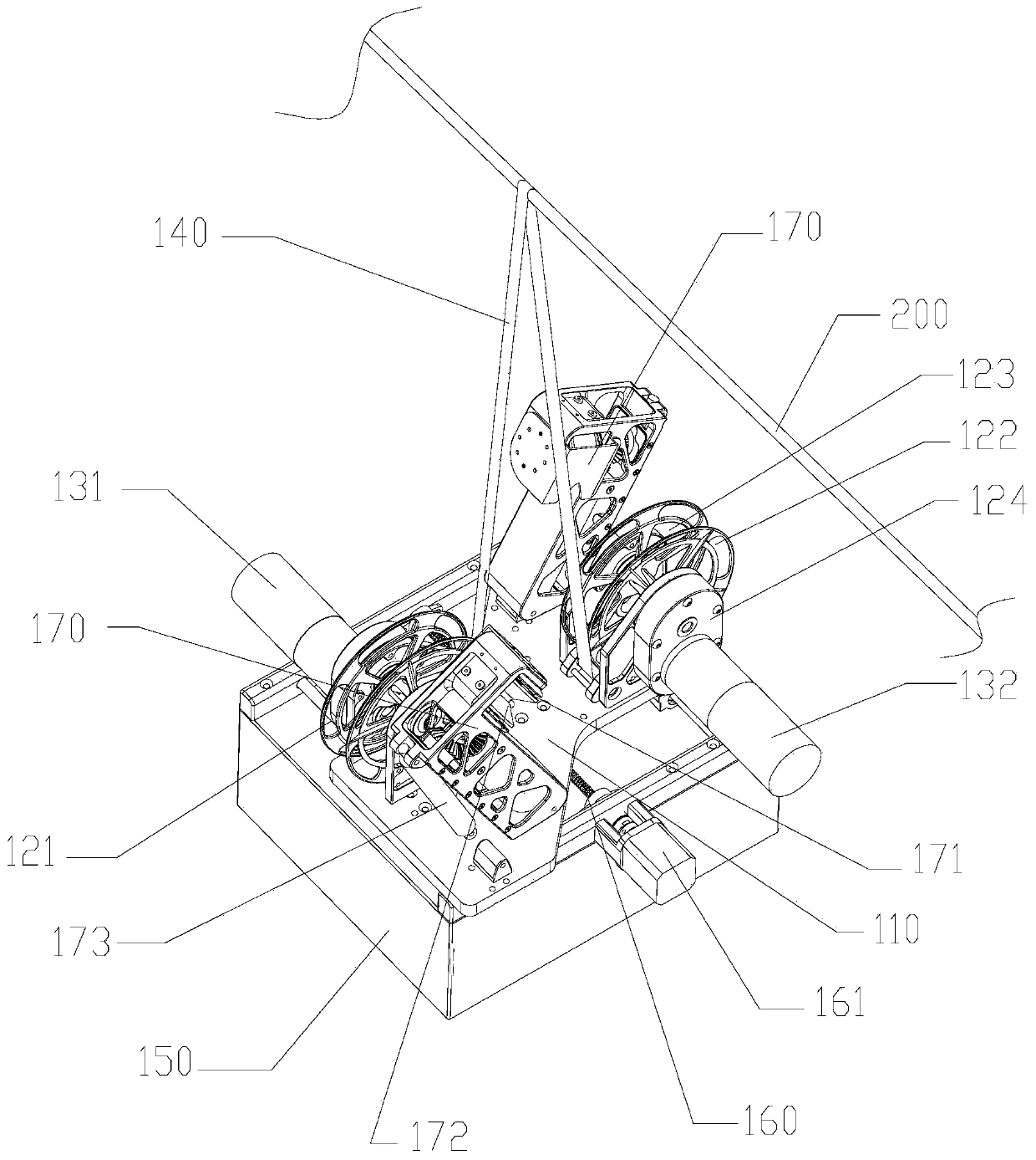 Device and method for self-traction winding high-voltage line on single traction rope