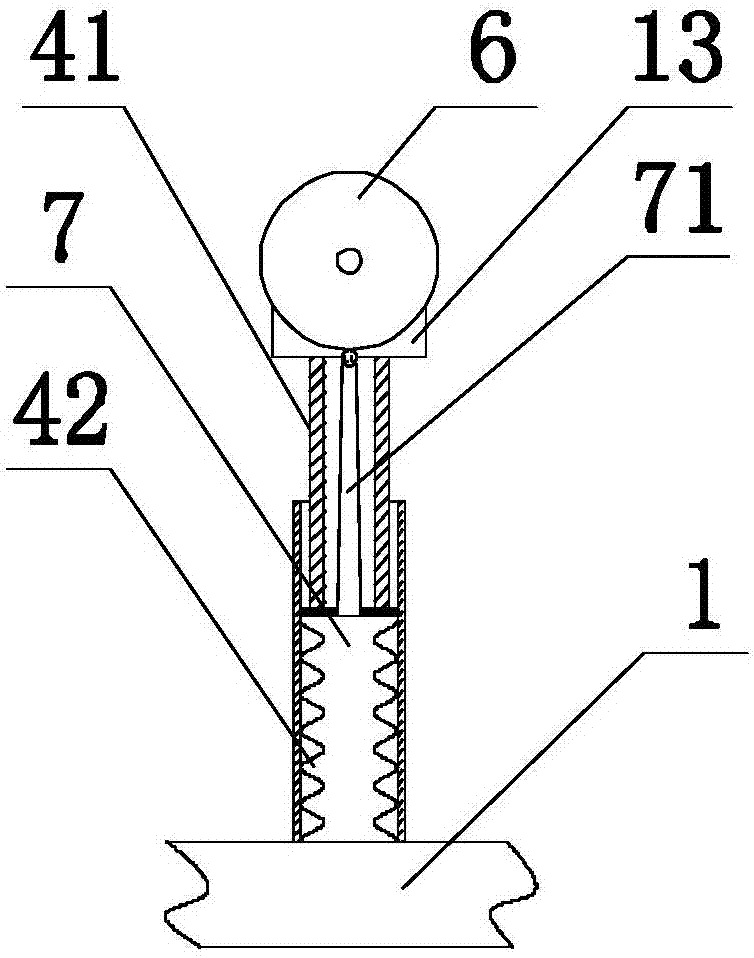 Yarn-breaking-prevention yarn feeding device for textile equipment