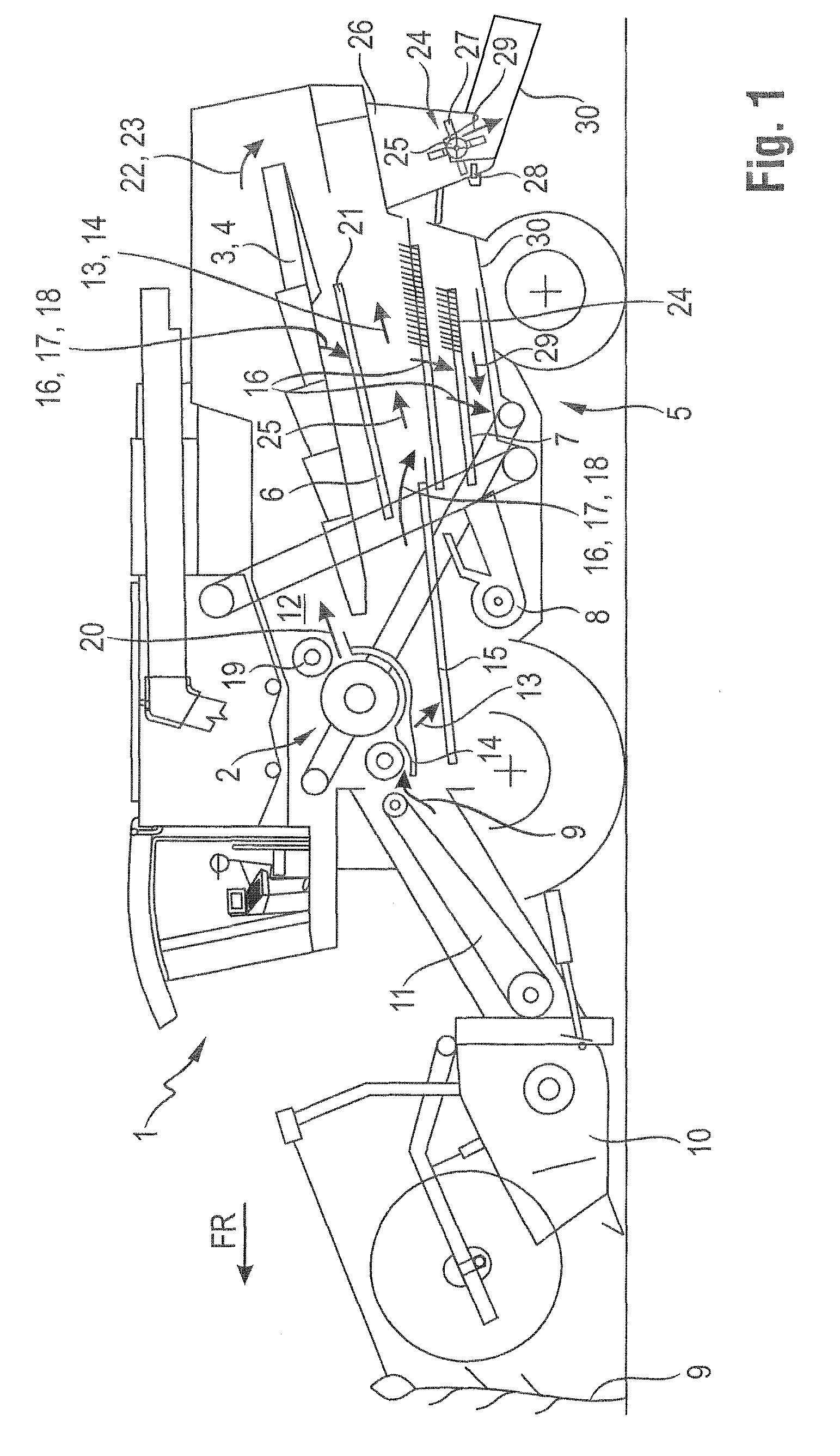 Combine harvester comprising a chopping mechanism