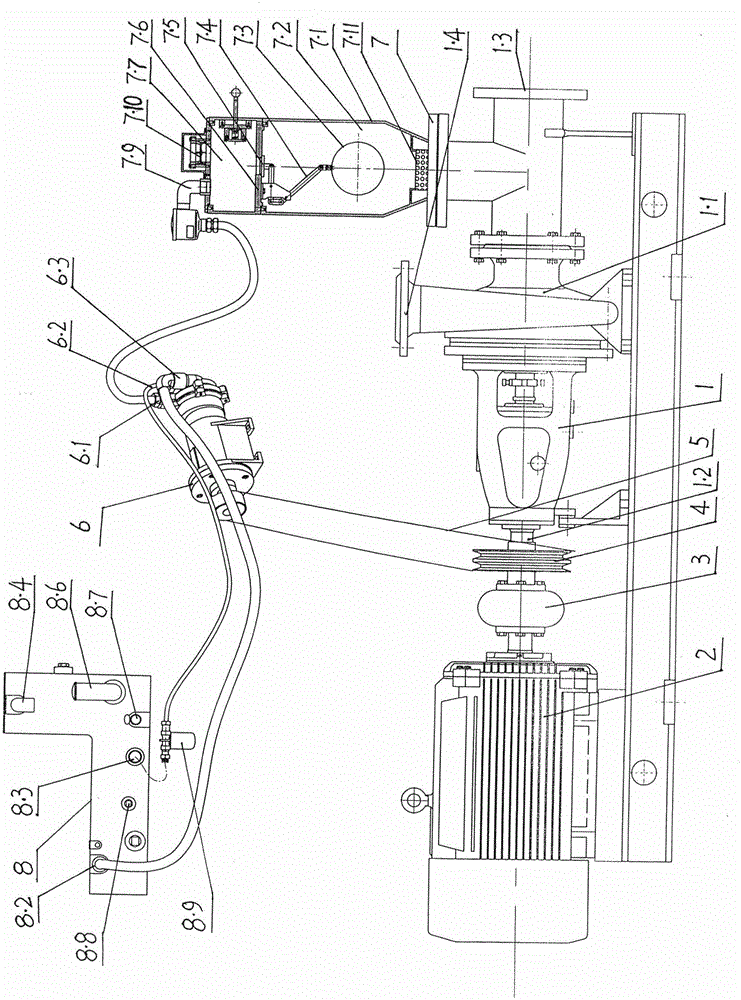 Vacuum self-sucking pump with suction aid mechanism