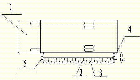 Road fence cleaning vehicle