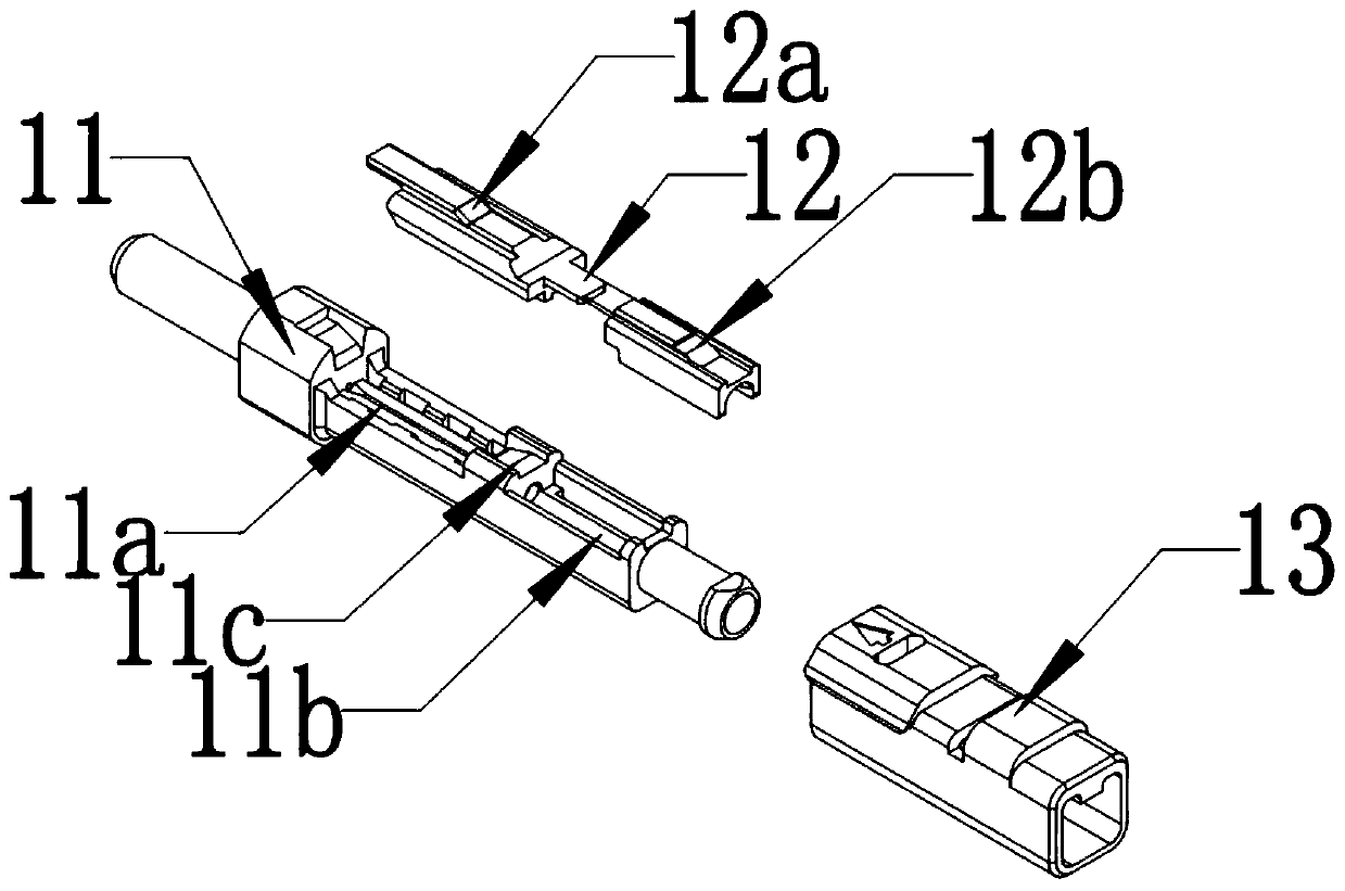 Loose-sleeve optical cable field assembly connector and a fixing assembly thereof