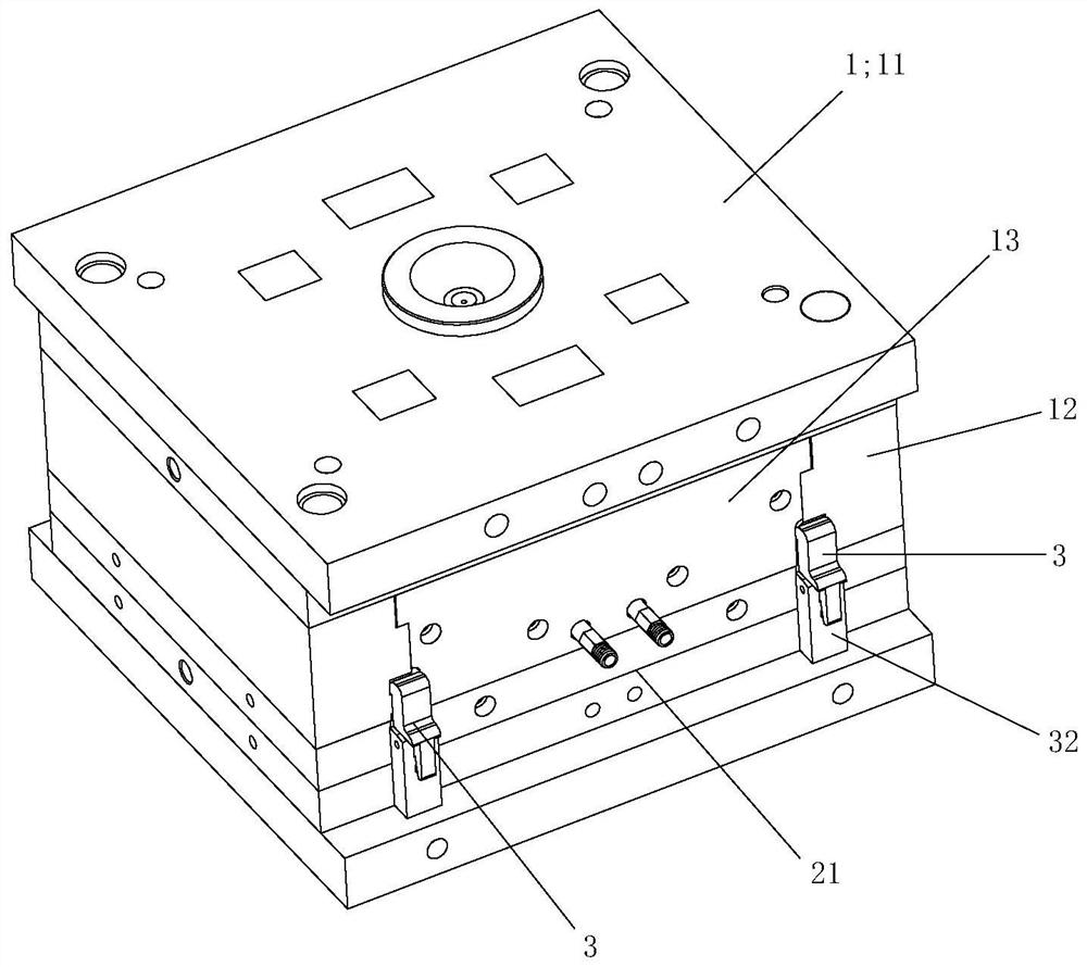 Internal thread forming injection mold