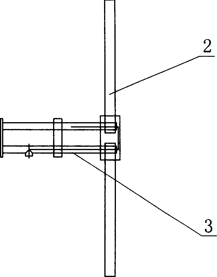 Vertical polarization single dipole radio station transmitting antenna