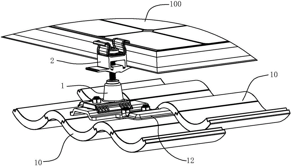 Roof tile connecting structure of solar photovoltaic panel