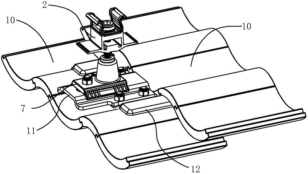 Roof tile connecting structure of solar photovoltaic panel