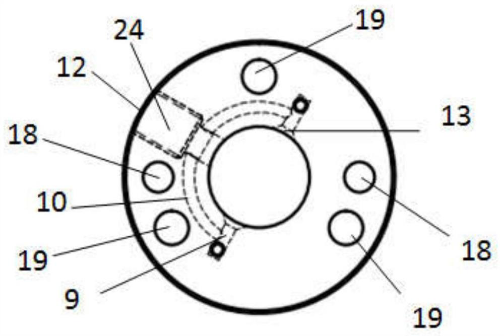 Spinneret for preparing reinforced hollow fiber membrane, membrane manufacturing method and hollow fiber membrane