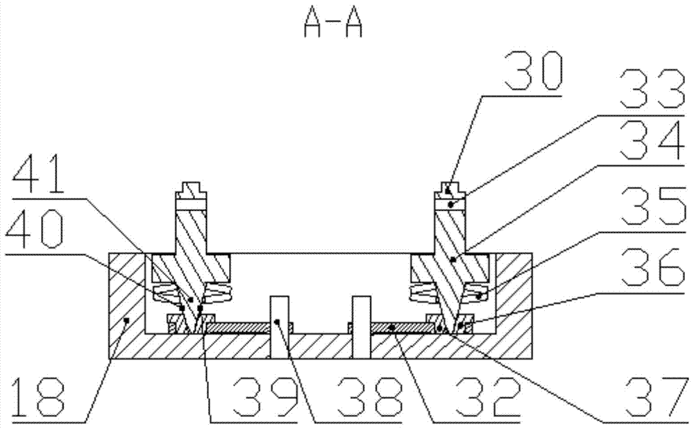 Low-cycle fatigue cracking equipment with multi-spindle driven by the end cam of the split connecting rod