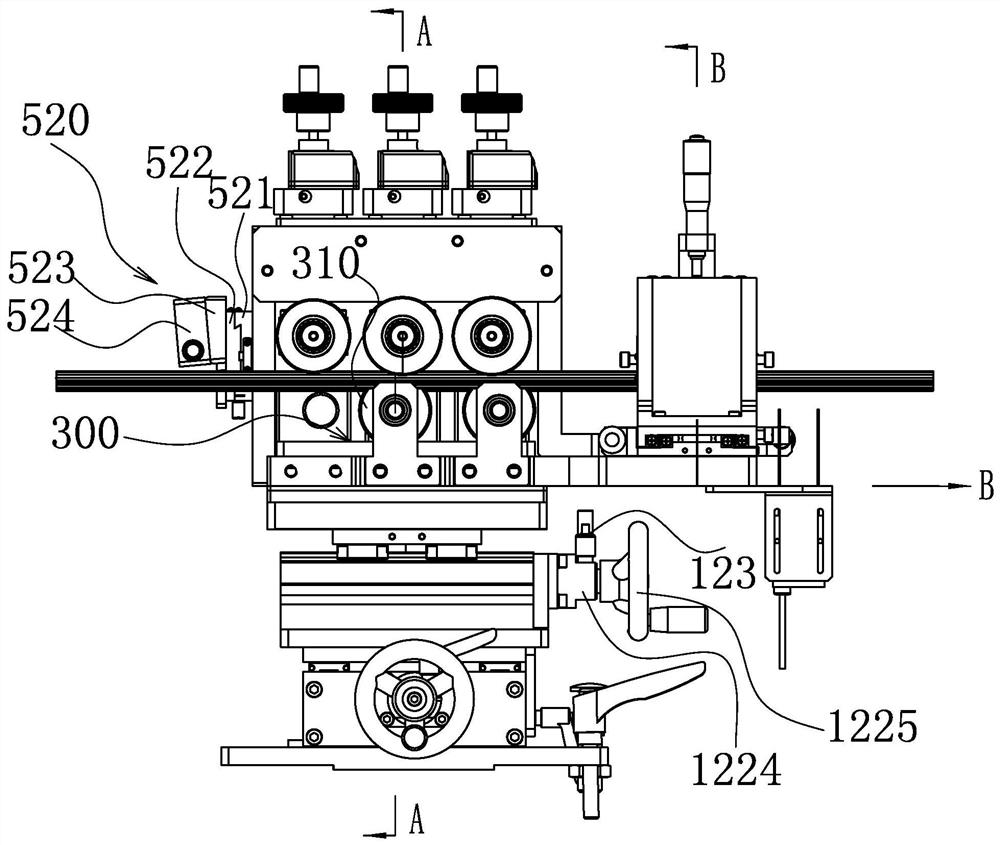 Position-adjustable front/side combined film pressing mechanism