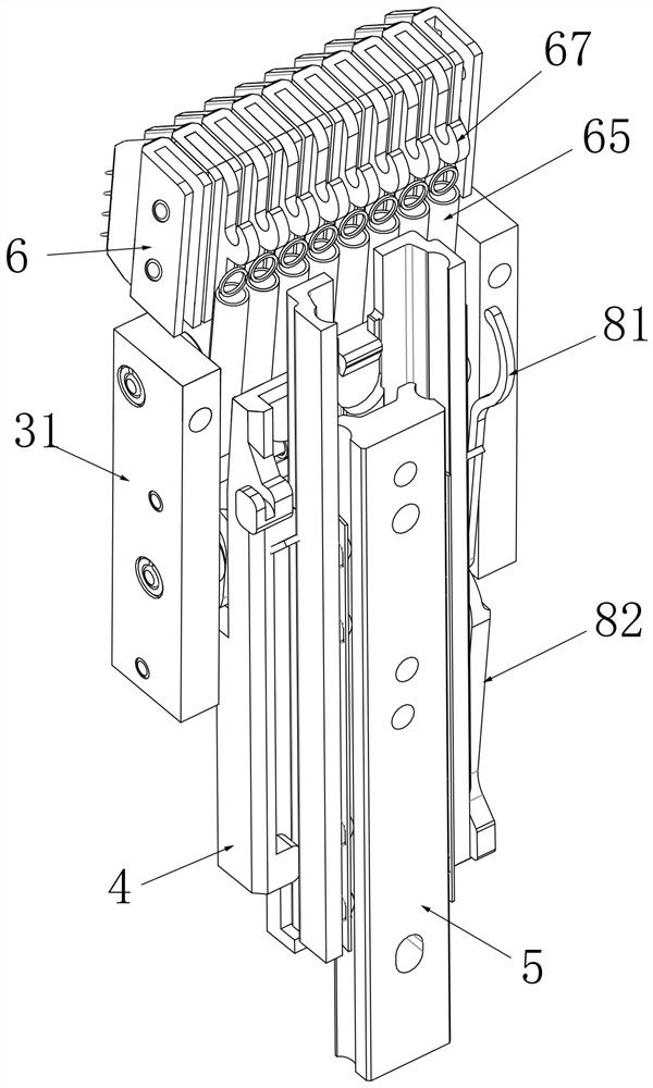 Adjustable gripper assembly of knitting machine