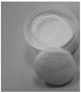 Corn talcum powder cake for infants and preparation method thereof