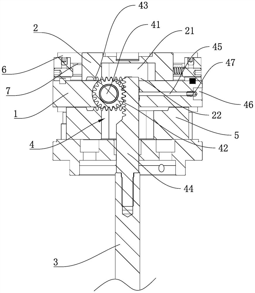 Extension cutter head with back clearance capable of being eliminated