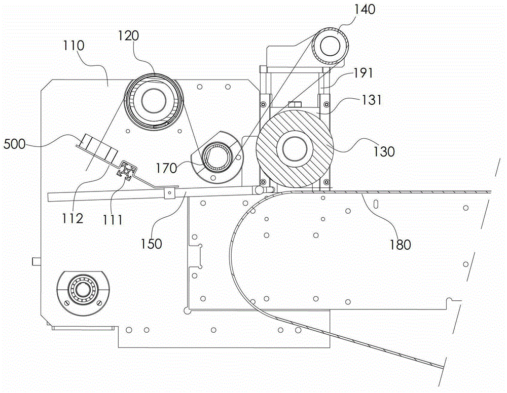 Cloth stentering mechanism, cloth stentering method and cloth feeding device having stentering mechanism