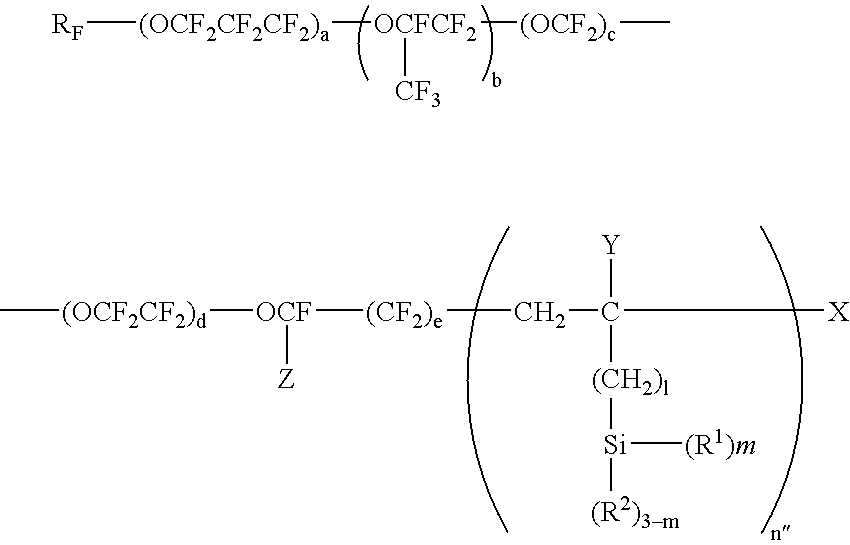 Method for improving the edging of an optical article by providing a temporary layer of an organic material