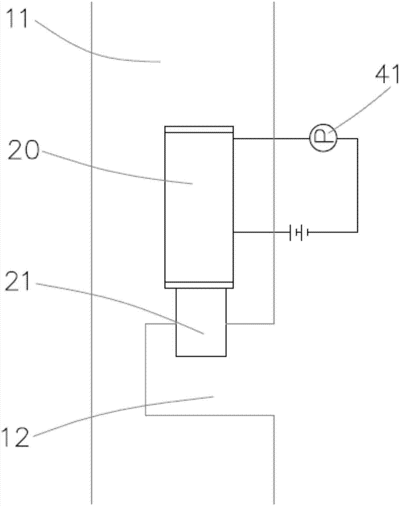 Novel automatic-closing-preventing antitheft door